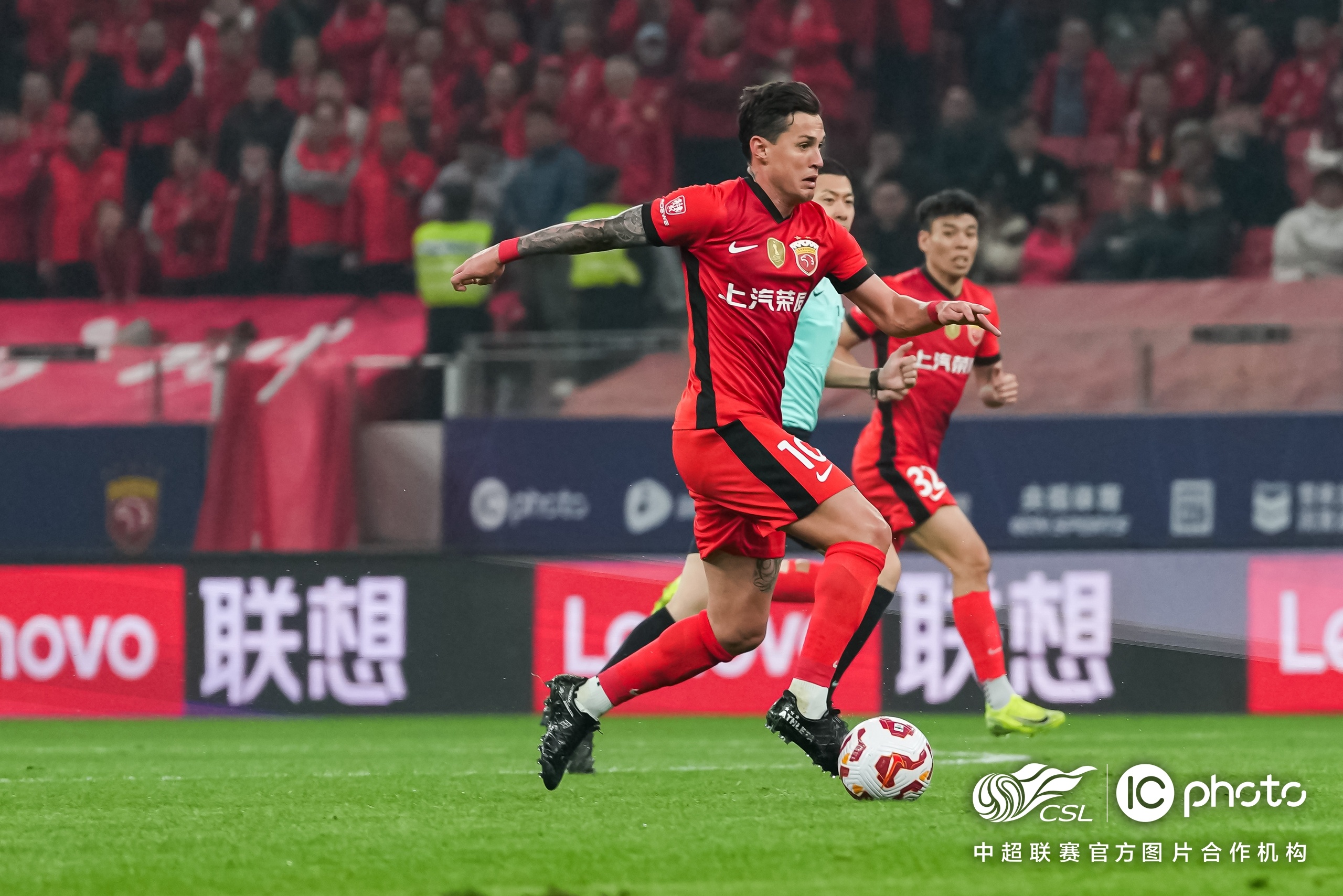 今夜体能课后；里昂豪取连胜备战西甲；态度坚定；阵容厚度经受考验