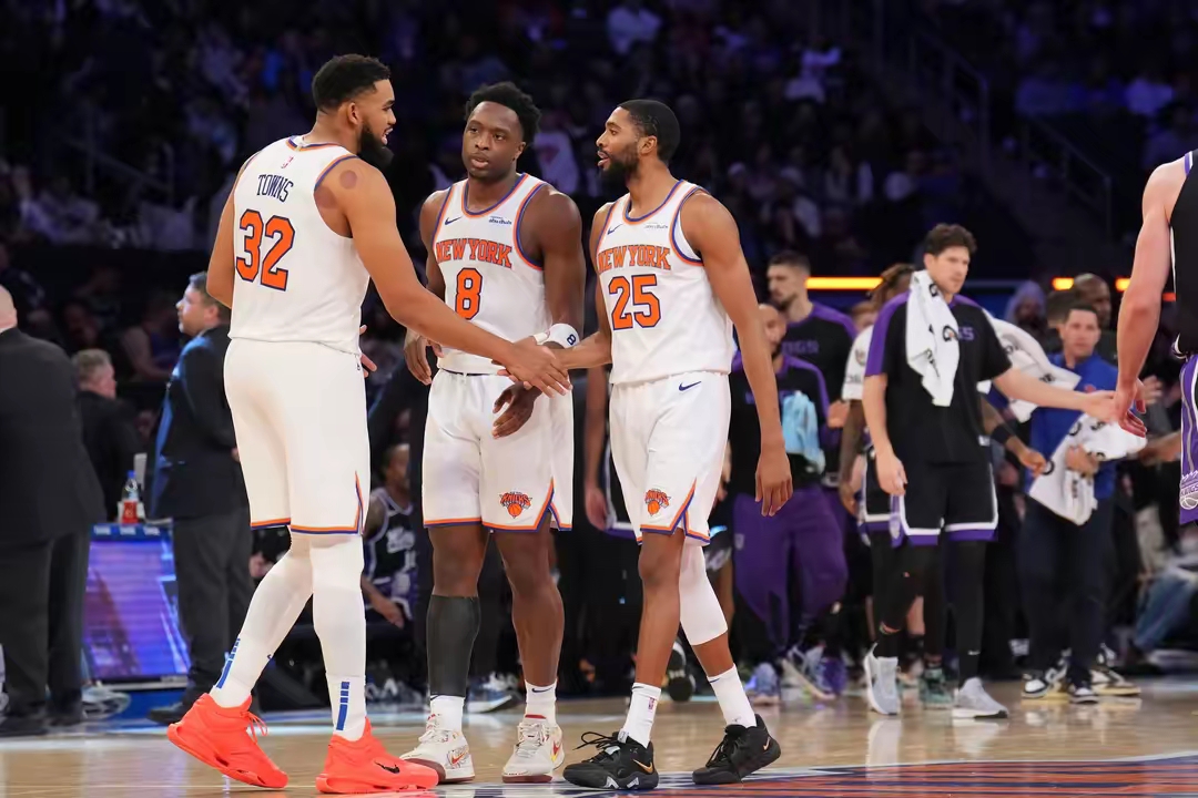 国际比赛日NBA总决赛焦点战；菲尼克斯太阳内部沟通；气氛紧张；更衣室氛围转暖