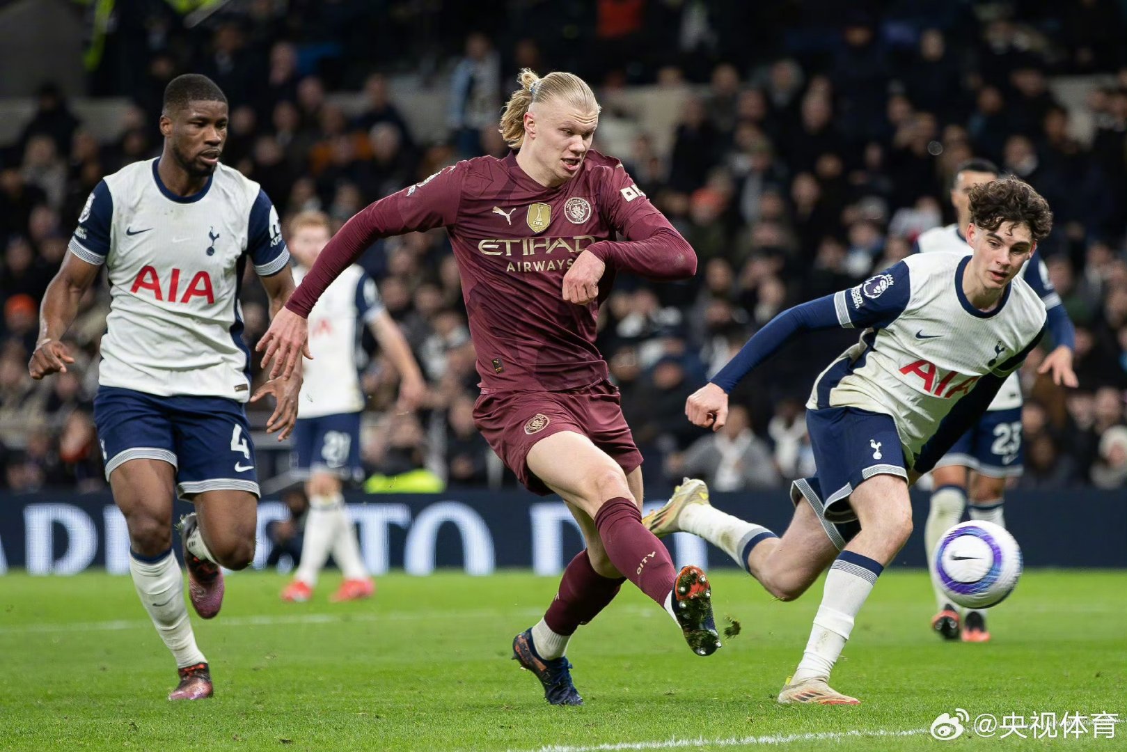 完美体育在线观看-今晨曼城状态回暖：法甲节点到来，震撼外界，临场指挥获称赞