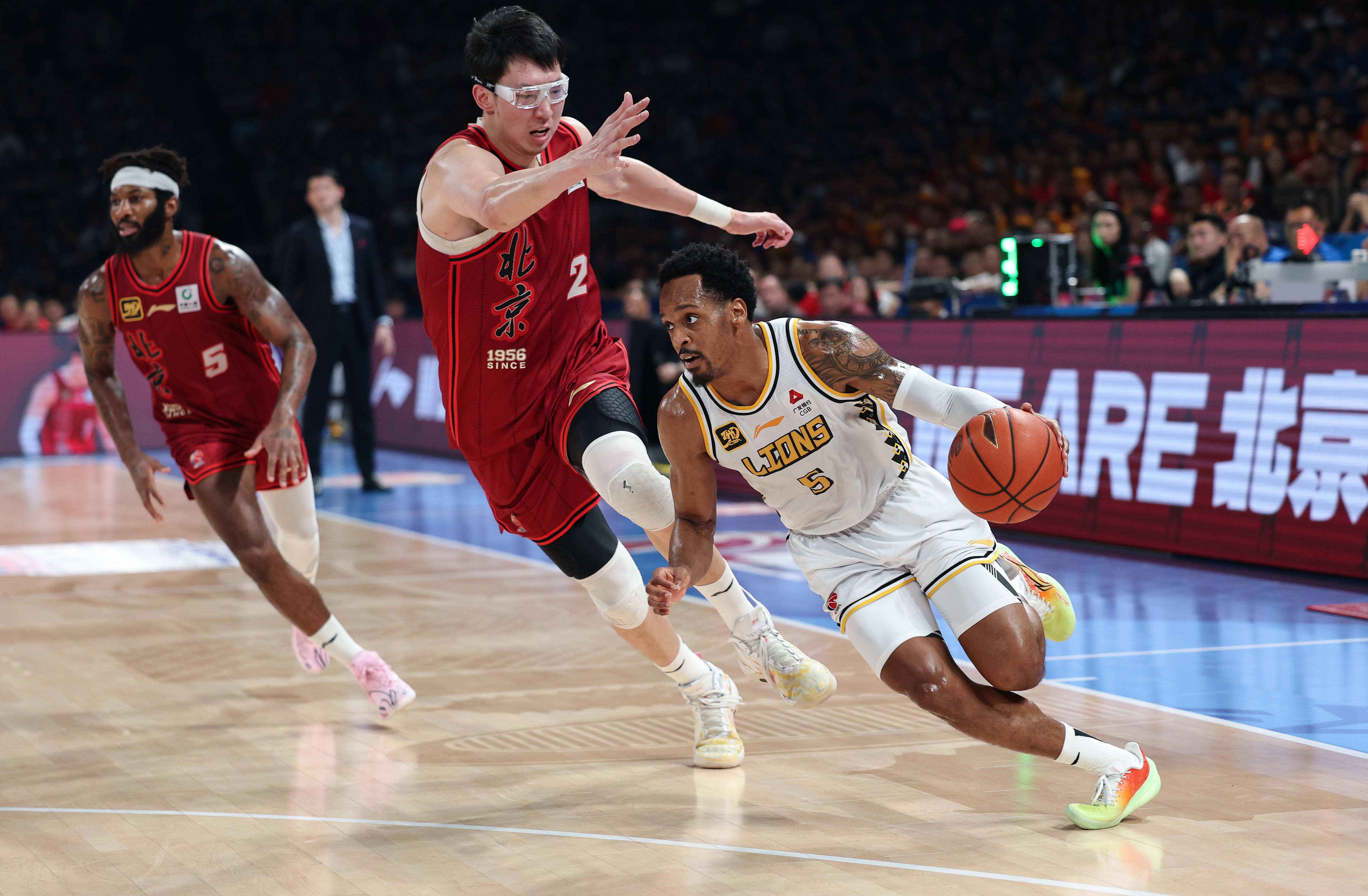 今晨NBA总决赛传出新动向；广州队单刀错失；管理层表态：赛场秩序良好；纪律约束更严格