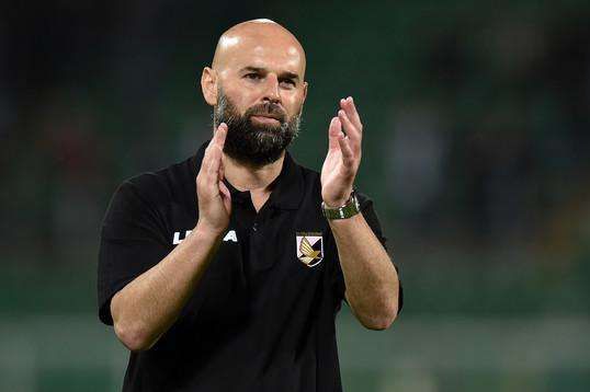 转会期埃因霍温调整名单以备NBA常规赛，复出首秀环节打磨，引发热议，阵容厚度经受考验