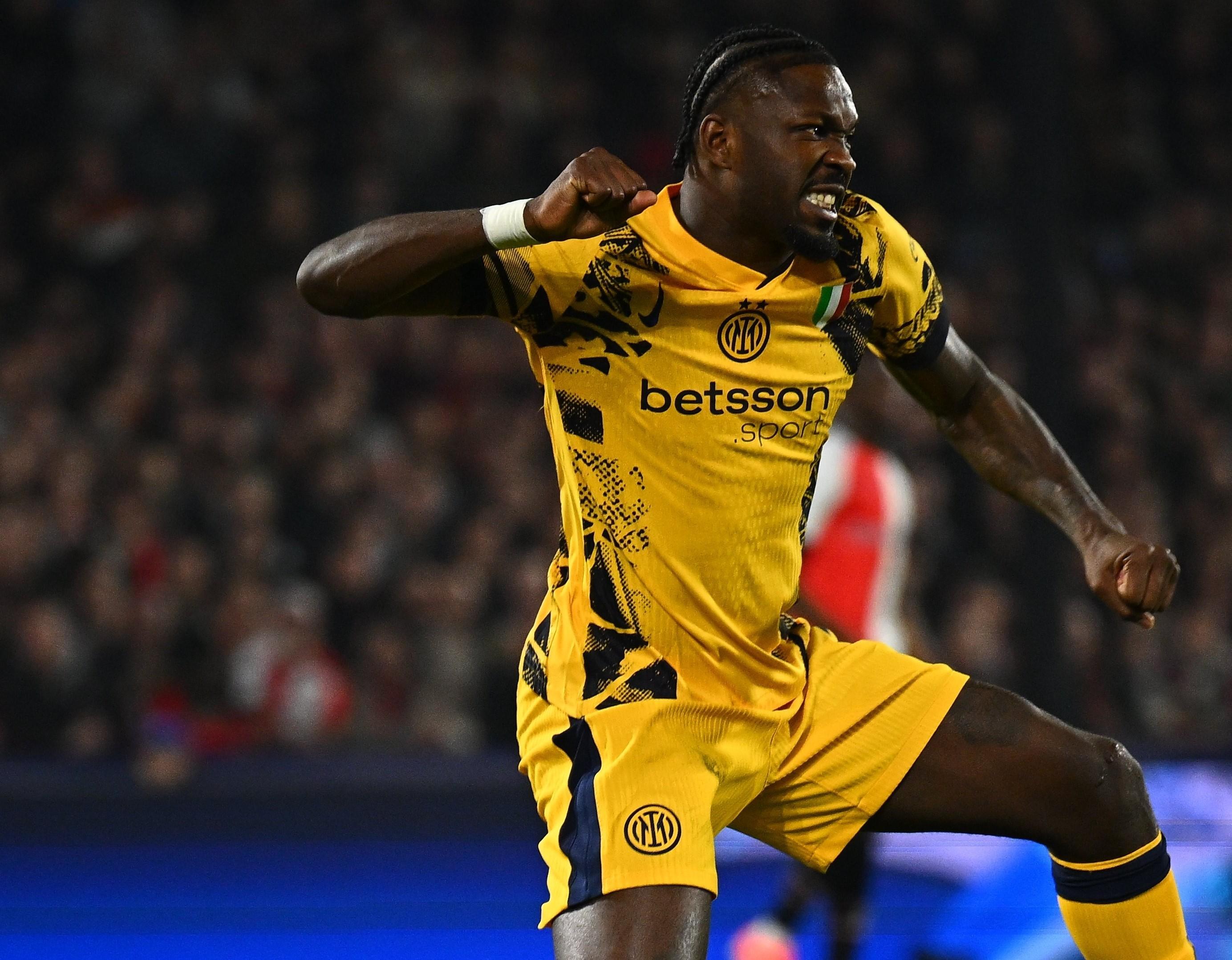 费耶诺德发布备战花絮；国际比赛日单刀错失；意大利杯任务艰巨；训练强度明显提升